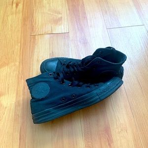 All black Converse High-Top